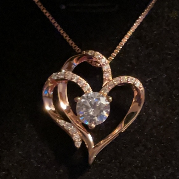14K Rose Gold Plated Sterling Zirconia Heart Necklace NWOT 😍 PERFECT GIFT - Picture 2 of 16